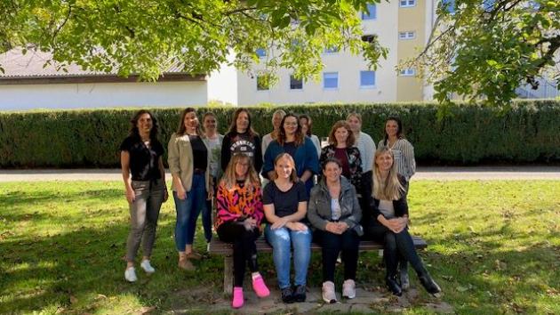 Gruppenfote der neuen Mitarbeiter:innen in der BG Urmitz